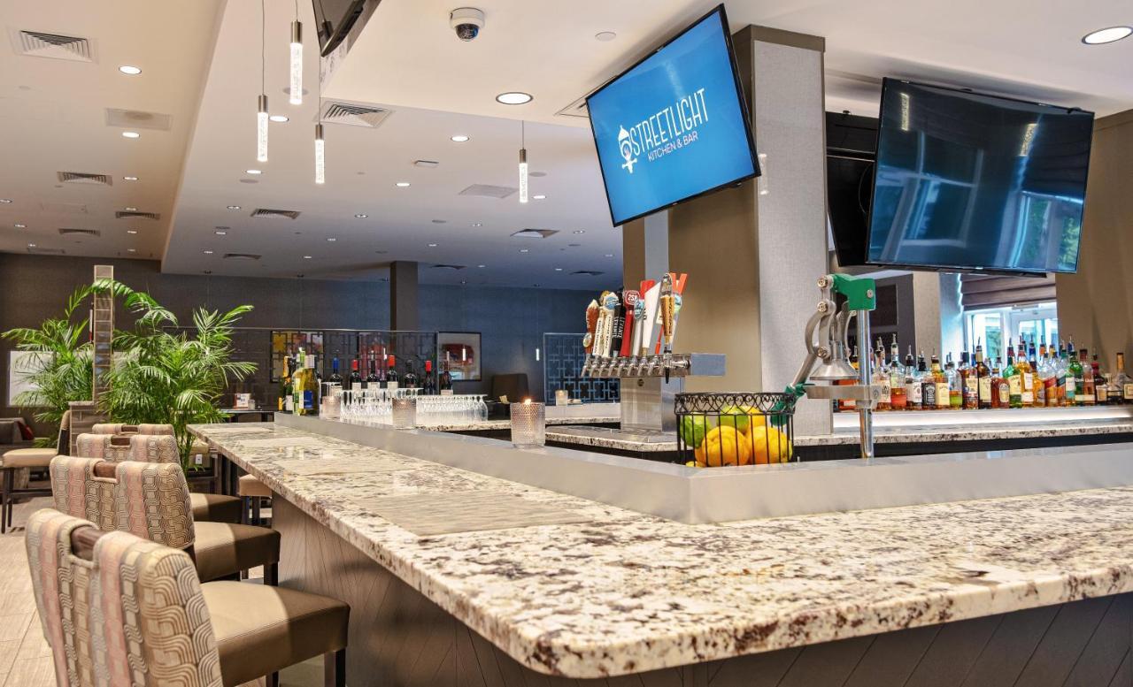 Holiday Inn & Suites Philadelphia W - Drexel Hill By Ihg מראה חיצוני תמונה