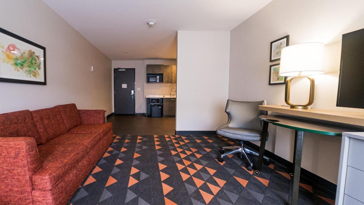 Holiday Inn & Suites Philadelphia W - Drexel Hill By Ihg מראה חיצוני תמונה