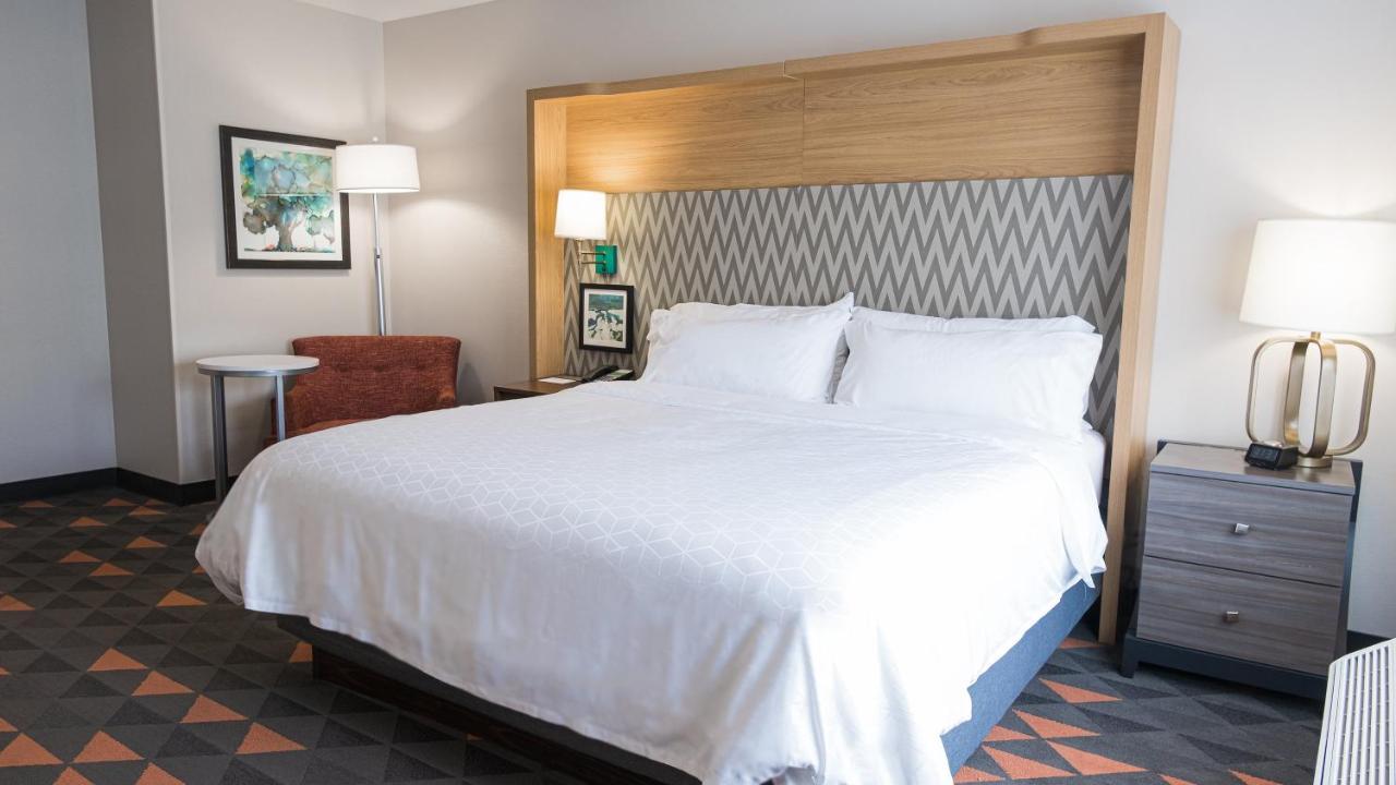 Holiday Inn & Suites Philadelphia W - Drexel Hill By Ihg מראה חיצוני תמונה