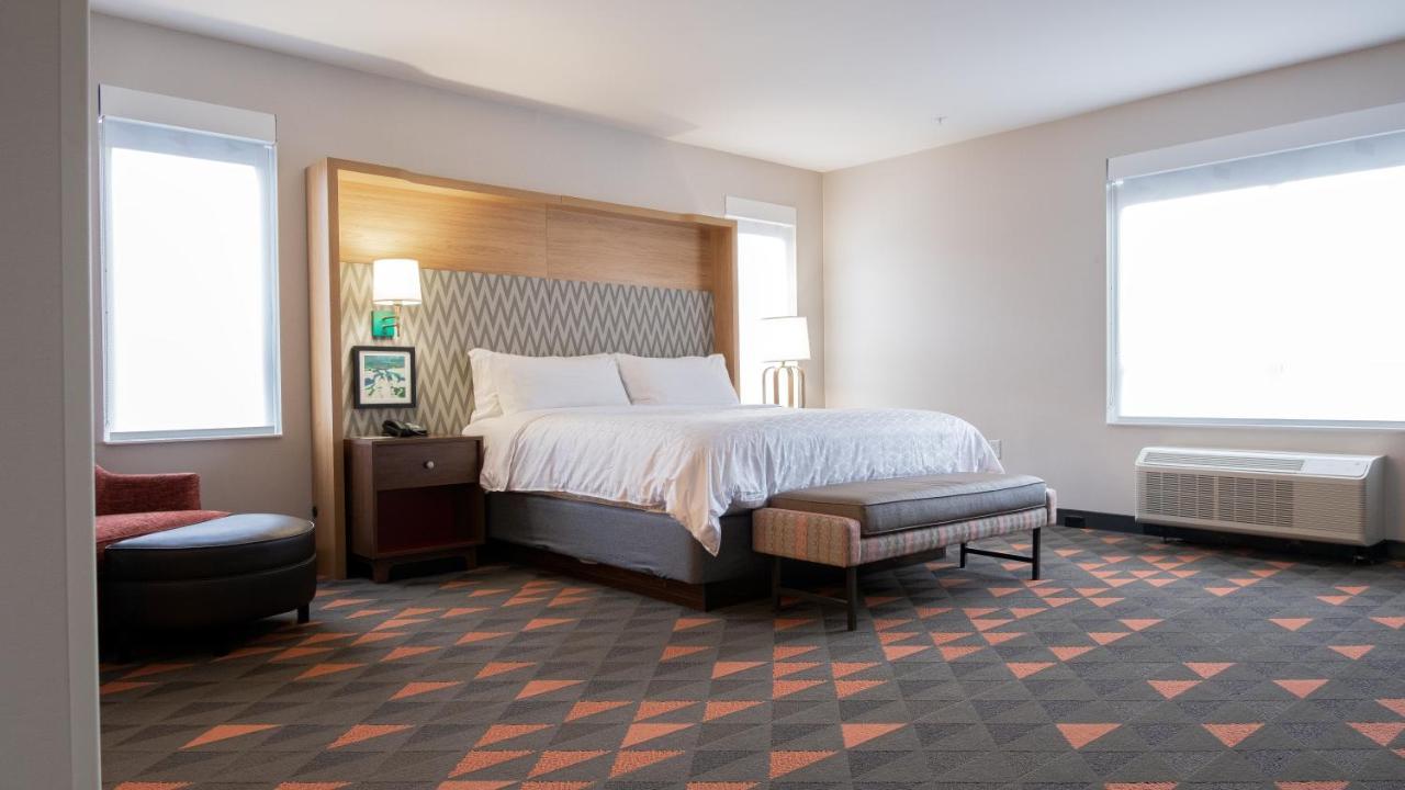 Holiday Inn & Suites Philadelphia W - Drexel Hill By Ihg מראה חיצוני תמונה