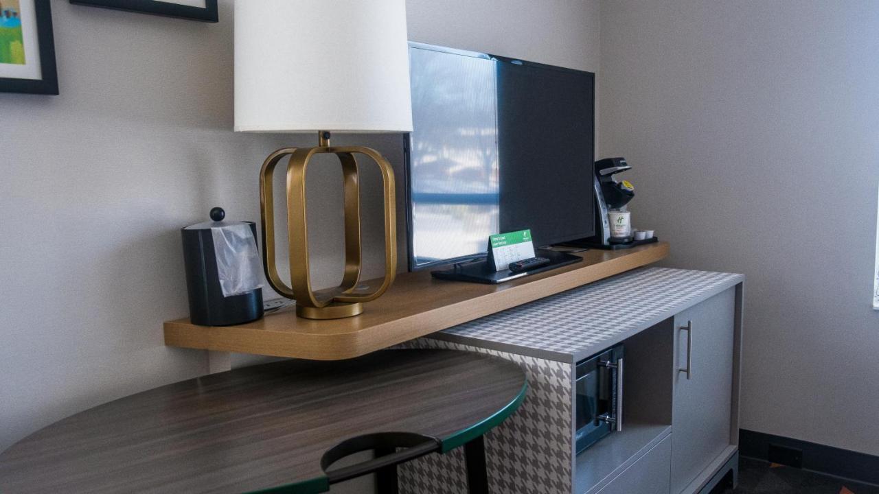 Holiday Inn & Suites Philadelphia W - Drexel Hill By Ihg מראה חיצוני תמונה